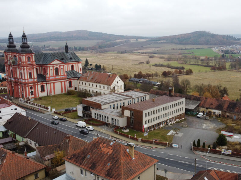 Přeštice - Hlávkova 33, revitalizace areálu